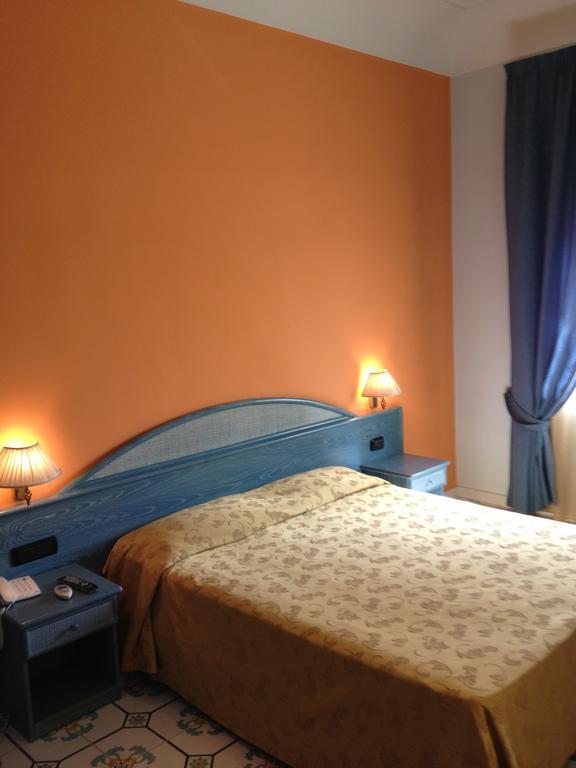Hotel L' Anicre Varcaturo Bagian luar foto