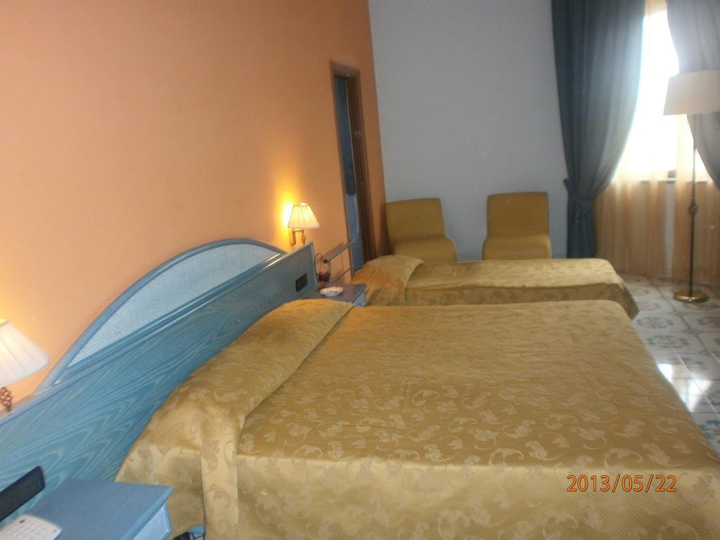 Hotel L' Anicre Varcaturo Ruang foto