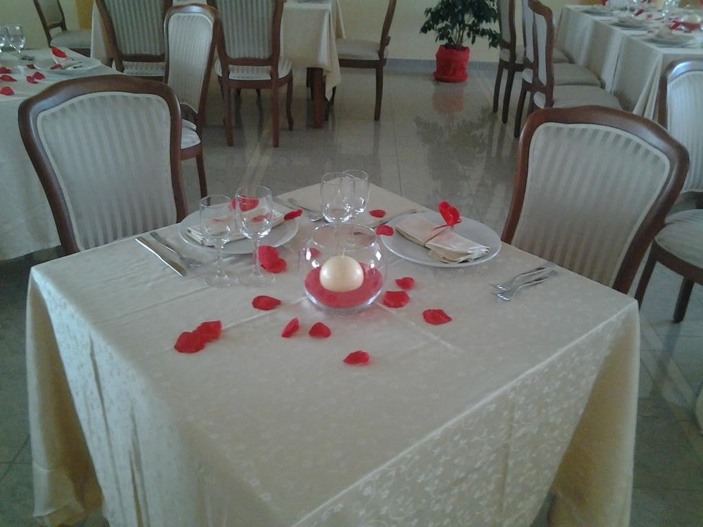 Hotel L' Anicre Varcaturo Bagian luar foto